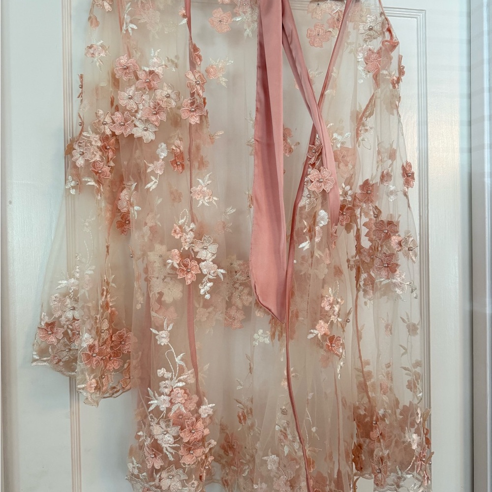 KILO BRAVA EMBROIDERED SHORT ROBE